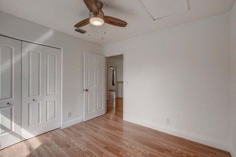 Villa ou maison à louer à Boca Raton, Floride: 4 chambres, 179.02 m2 № 2147365 - photo 15