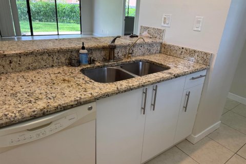 Townhouse in Palm Beach Gardens, Florida 2 bedrooms, 105.44 sq.m. № 2087049 - photo 10