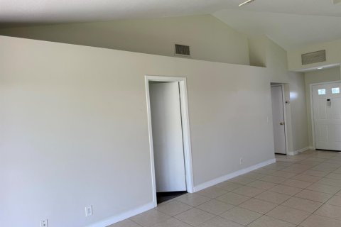 Townhouse in Palm Beach Gardens, Florida 2 bedrooms, 105.44 sq.m. № 2087049 - photo 4
