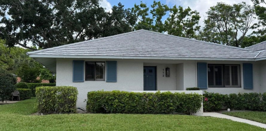 Townhouse in Palm Beach Gardens, Florida 2 bedrooms, 105.44 sq.m. № 2087049