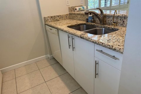 Townhouse in Palm Beach Gardens, Florida 2 bedrooms, 105.44 sq.m. № 2087049 - photo 12