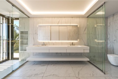 House in North Miami Beach, Florida 5 bedrooms, 557.88 sq.m. № 1867625 - photo 8