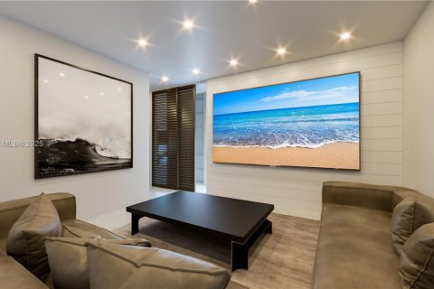 House in North Miami Beach, Florida 5 bedrooms, 557.88 sq.m. № 1867625 - photo 9