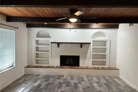 House in Bronson, Florida 5 bedrooms, 297.66 sq.m. № 1642977 - photo 6