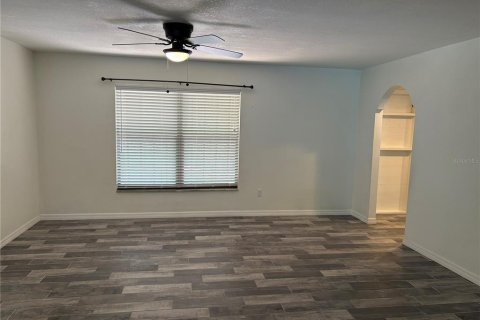 House in Bronson, Florida 5 bedrooms, 297.66 sq.m. № 1642977 - photo 3