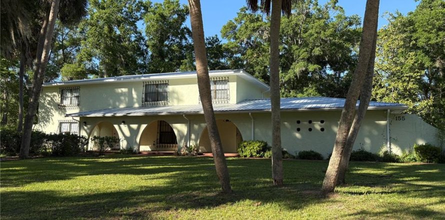 House in Bronson, Florida 5 bedrooms, 297.66 sq.m. № 1642977