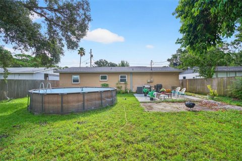 House in Saint Petersburg, Florida 3 bedrooms, 92.81 sq.m. № 1858240 - photo 23