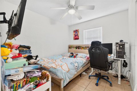 House in Saint Petersburg, Florida 3 bedrooms, 92.81 sq.m. № 1858240 - photo 10