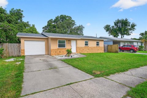 House in Saint Petersburg, Florida 3 bedrooms, 92.81 sq.m. № 1858240 - photo 29