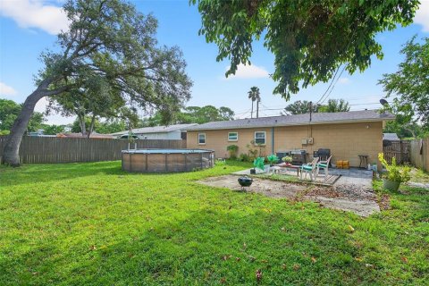 House in Saint Petersburg, Florida 3 bedrooms, 92.81 sq.m. № 1858240 - photo 22