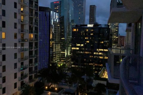Condominio en venta en Miami, Florida, 1 dormitorio, 67.91 m2 № 2013674 - foto 12