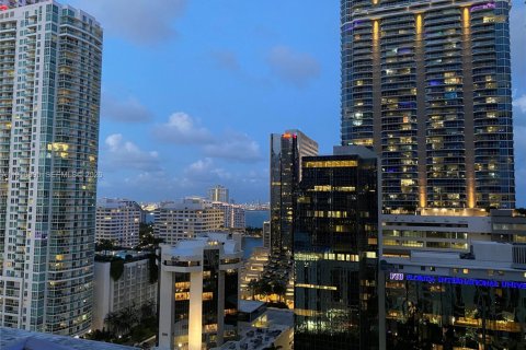 Condo in Miami, Florida, 1 bedroom  № 2013674 - photo 22