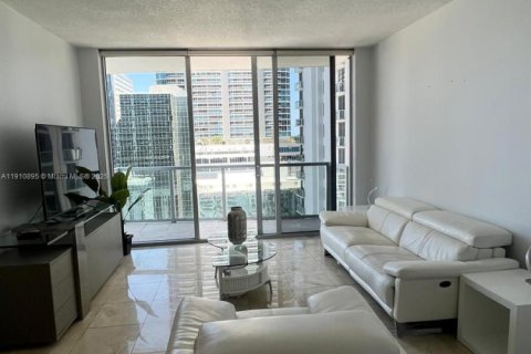 Condominio en venta en Miami, Florida, 1 dormitorio, 67.91 m2 № 2013674 - foto 2