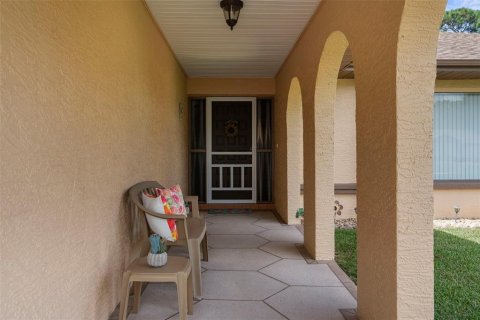 House in Spring Hill, Florida 3 bedrooms, 180.97 sq.m. № 1918022 - photo 5