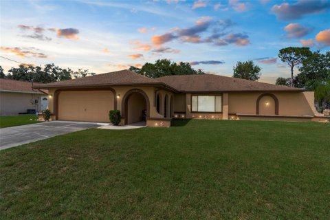 House in Spring Hill, Florida 3 bedrooms, 180.97 sq.m. № 1918022 - photo 3