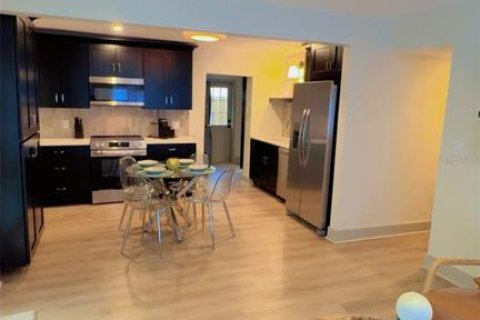 Villa ou maison à louer à Saint Petersburg, Floride: 3 chambres, 81.2 m2 № 1912455 - photo 4