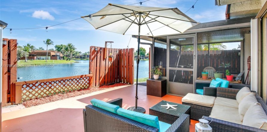 Touwnhouse à Davie, Floride 3 chambres, 153.66 m2 № 1938814