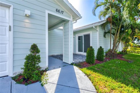 Villa ou maison à vendre à Sarasota, Floride: 3 chambres, 119.1 m2 № 2339447 - photo 5