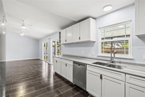Villa ou maison à vendre à Sarasota, Floride: 3 chambres, 119.1 m2 № 2339447 - photo 23
