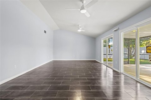 Villa ou maison à vendre à Sarasota, Floride: 3 chambres, 119.1 m2 № 2339447 - photo 10