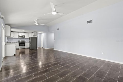 Villa ou maison à vendre à Sarasota, Floride: 3 chambres, 119.1 m2 № 2339447 - photo 13