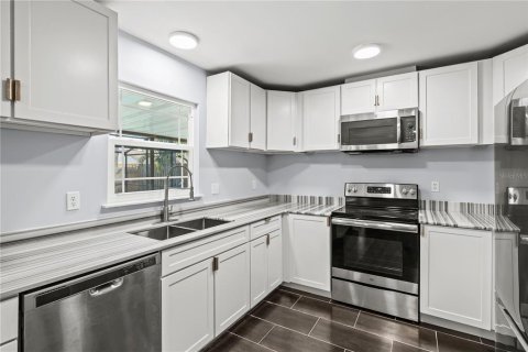 Villa ou maison à vendre à Sarasota, Floride: 3 chambres, 119.1 m2 № 2339447 - photo 22