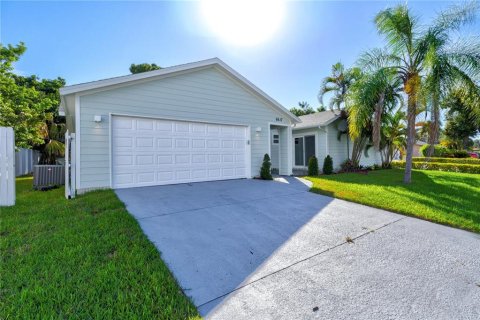 Villa ou maison à vendre à Sarasota, Floride: 3 chambres, 119.1 m2 № 2339447 - photo 4