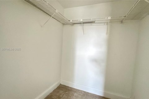 Copropriété à louer à Tamarac, Floride: 1 chambre, 69.68 m2 № 1991230 - photo 12