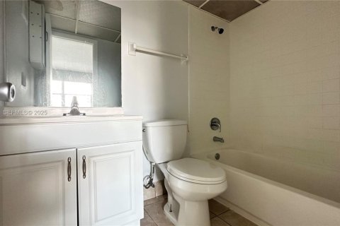 Copropriété à louer à Tamarac, Floride: 1 chambre, 69.68 m2 № 1991230 - photo 10