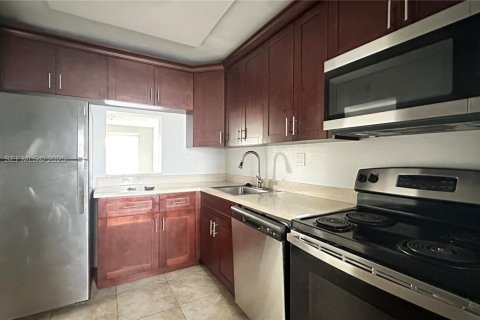 Copropriété à louer à Tamarac, Floride: 1 chambre, 69.68 m2 № 1991230 - photo 6