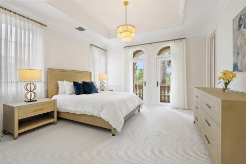 House in Palm Beach, Florida 4 bedrooms, 389.73 sq.m. № 1892142 - photo 19