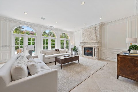 House in Palm Beach, Florida 4 bedrooms, 389.73 sq.m. № 1892142 - photo 6