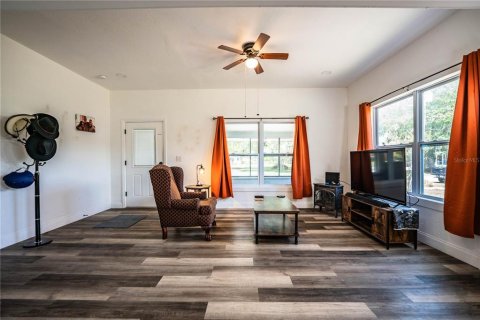 House in Fort Meade, Florida 3 bedrooms, 117.43 sq.m. № 2104864 - photo 15