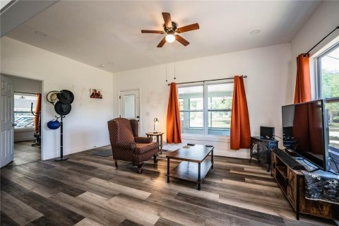 House in Fort Meade, Florida 3 bedrooms, 117.43 sq.m. № 2104864 - photo 16