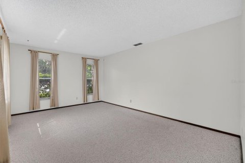 House in Winter Springs, Florida 3 bedrooms, 165.74 sq.m. № 2399137 - photo 5