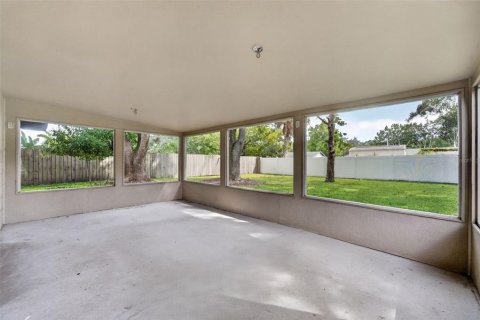 House in Winter Springs, Florida 3 bedrooms, 165.74 sq.m. № 2399137 - photo 19