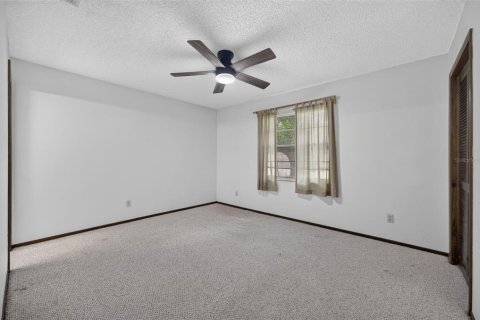 House in Winter Springs, Florida 3 bedrooms, 165.74 sq.m. № 2399137 - photo 13