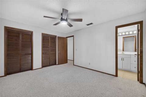 House in Winter Springs, Florida 3 bedrooms, 165.74 sq.m. № 2399137 - photo 14