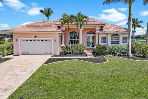 House in Punta Gorda, Florida 3 bedrooms, 211.54 sq.m. № 1567766 - photo 17