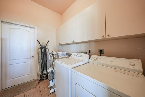 House in Punta Gorda, Florida 3 bedrooms, 211.54 sq.m. № 1567766 - photo 8