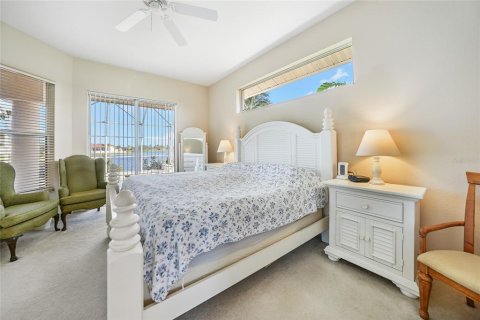 House in Punta Gorda, Florida 3 bedrooms, 211.54 sq.m. № 1567766 - photo 30