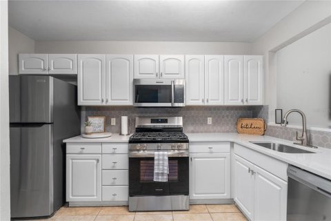 Condominio en alquiler en Gainesville, Florida, 2 dormitorios, 121.42 m2 № 1901795 - foto 9