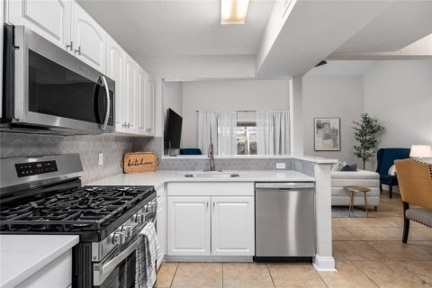 Condominio en alquiler en Gainesville, Florida, 2 dormitorios, 121.42 m2 № 1901795 - foto 10