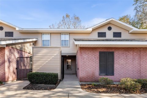 Condominio en alquiler en Gainesville, Florida, 2 dormitorios, 121.42 m2 № 1901795 - foto 1