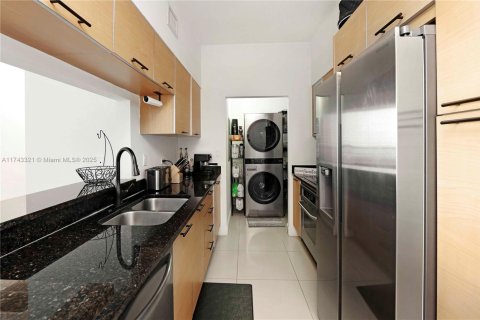 Купить кондоминиум в Майами, Флорида 2 спальни, 124.02м2, № 1491448 - фото 27