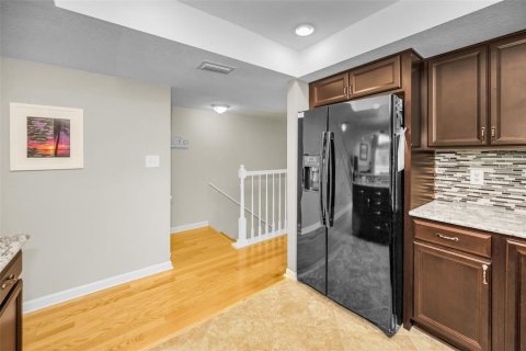 Townhouse in Indian Shores, Florida 3 bedrooms, 138.24 sq.m. № 1900449 - photo 8
