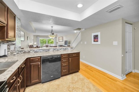 Townhouse in Indian Shores, Florida 3 bedrooms, 138.24 sq.m. № 1900449 - photo 7