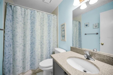 Townhouse in Indian Shores, Florida 3 bedrooms, 138.24 sq.m. № 1900449 - photo 19