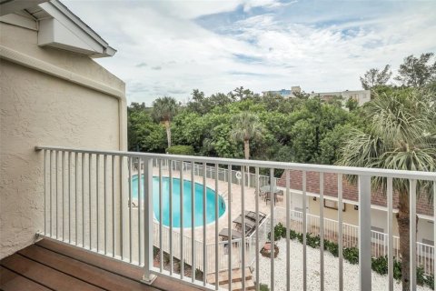 Townhouse in Indian Shores, Florida 3 bedrooms, 138.24 sq.m. № 1900449 - photo 28