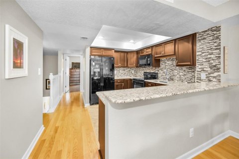 Townhouse in Indian Shores, Florida 3 bedrooms, 138.24 sq.m. № 1900449 - photo 5